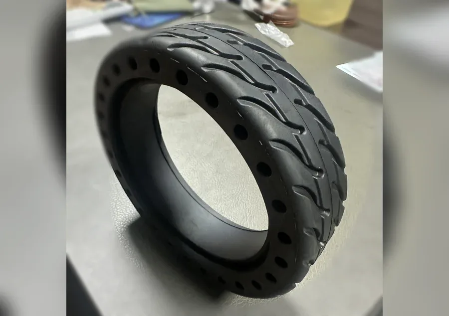 PRESIS robot honeycomb solid tire with NR tread and circumferential cushioning holes