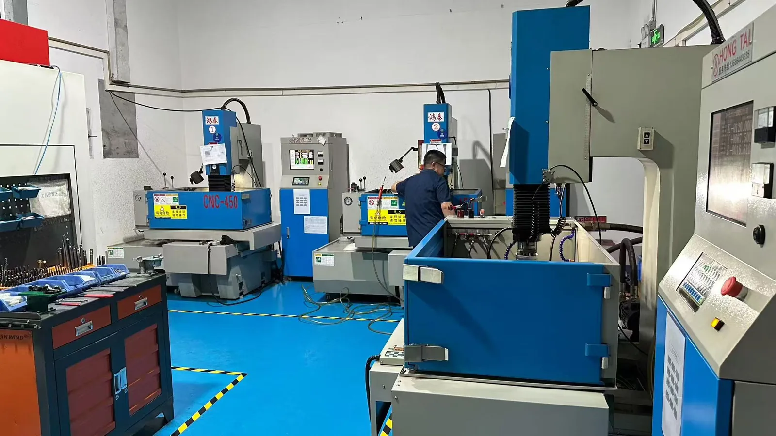 Medical LSR component inspection and clean manufacturing support at PRESIS